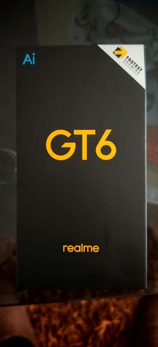 Realme GT6 512G 16 ram