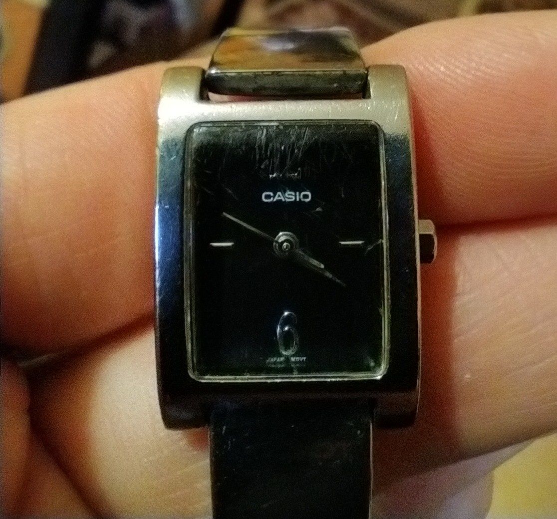 Стоманен дамски часовник Casio
