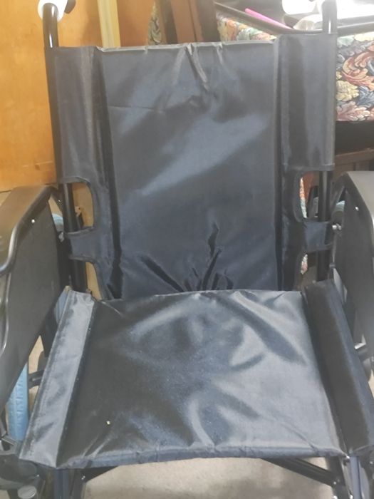 Scaun cu rotile persoane cu dizabilități nou