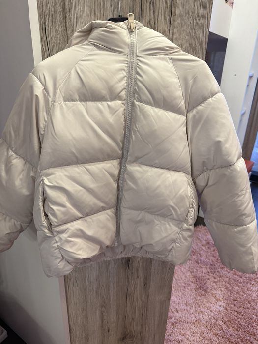 Два броя якета на марката Zara