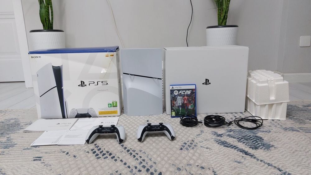 PS5 slim + 2дж+Фифа 26 диск