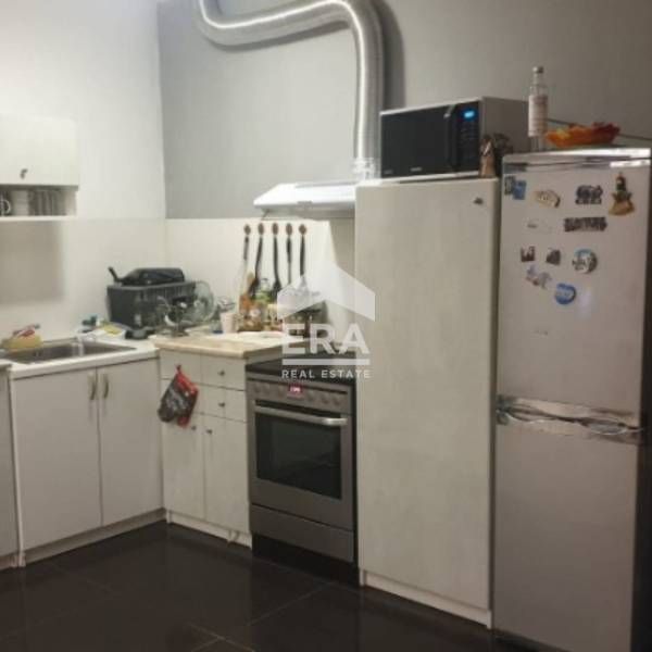 Тристаен апартамент в кв. "Младост" за под наем, ЗП 100 кв.м