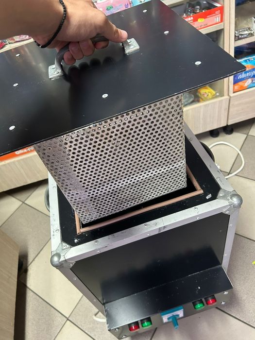 Vand 8 declansatoare artificii de tip vulcan pentru dansul mirilor