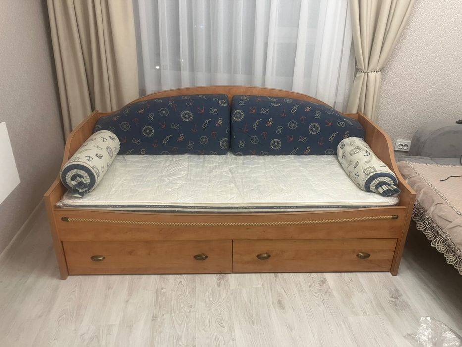 Продам кровать