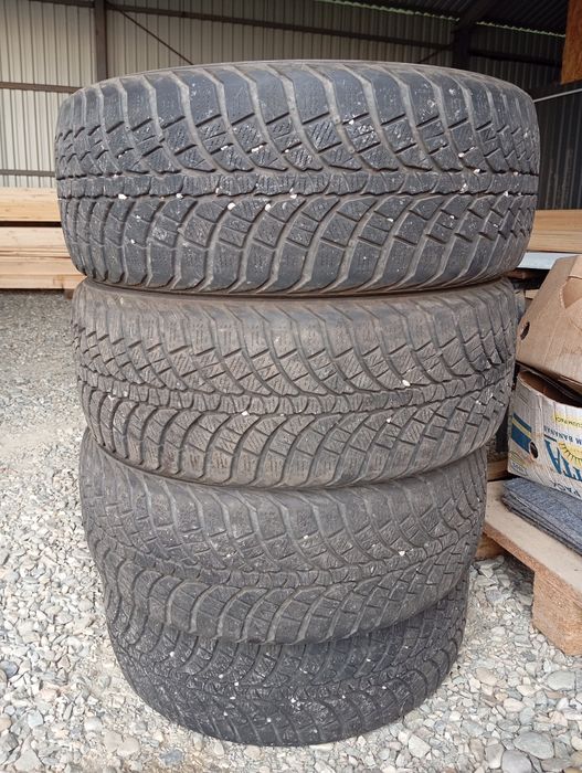 235/50/18 Kumho iarna