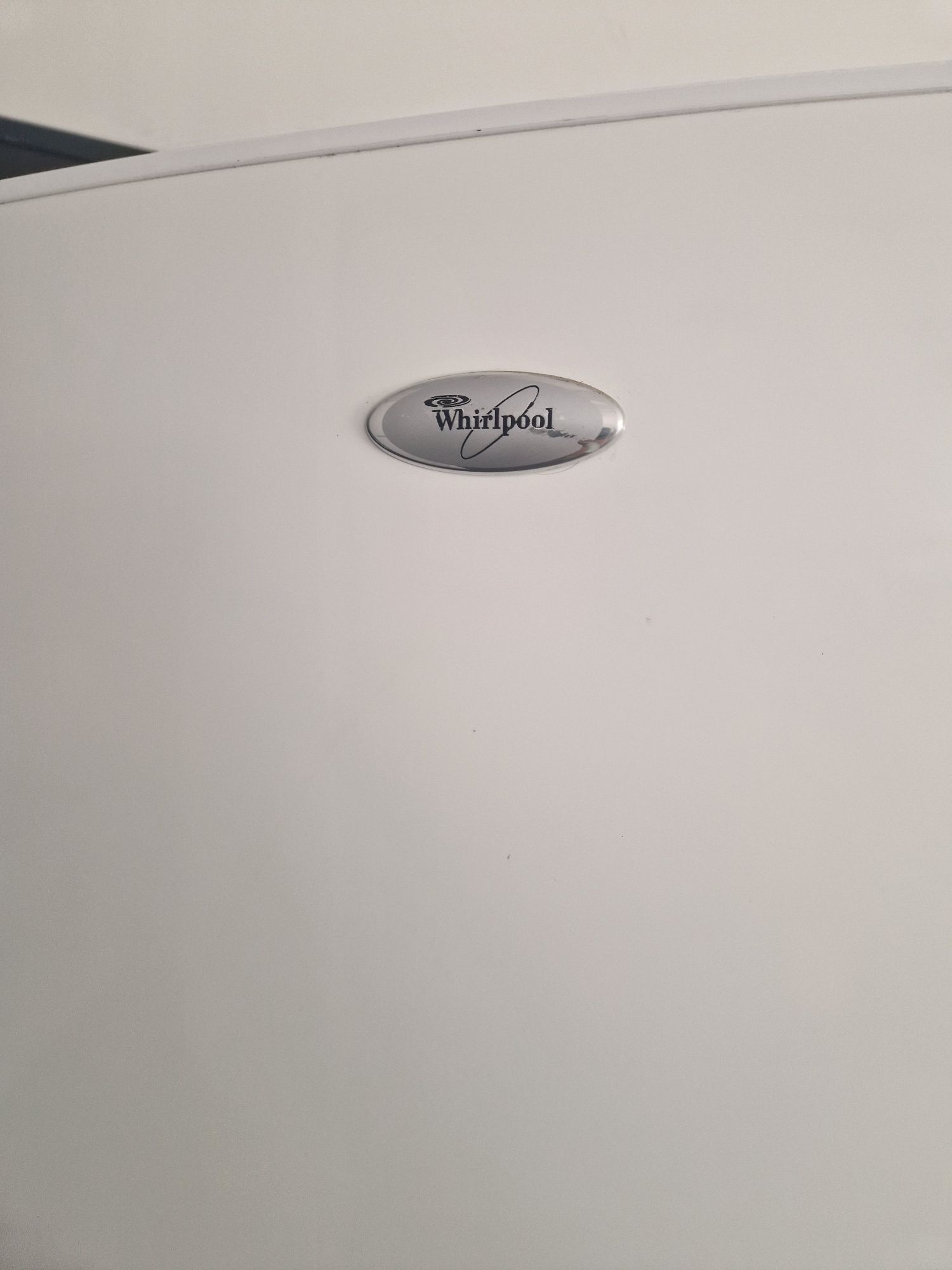 Хладилник с фризер Whirlpool A++200 см