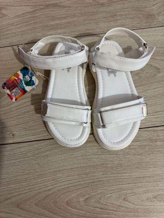Нови детски сандали