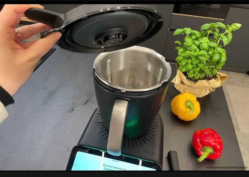 Thermomix TM7 nou in cutie ,peller si cutter Tm7 1450€