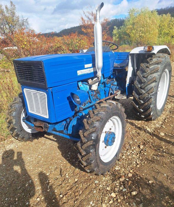 Tractor Universal 445 DT, tractiune 4x4, stare perfecta