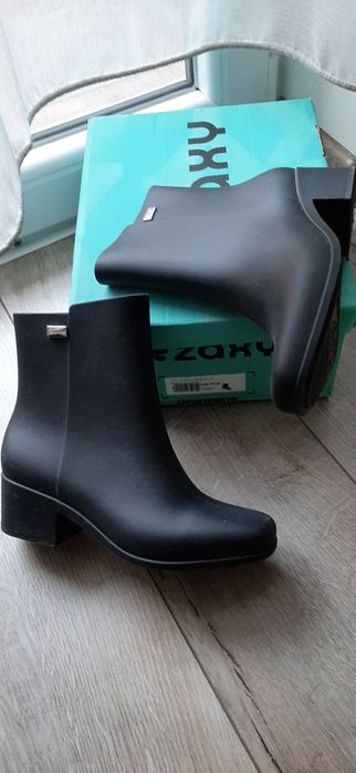 Cizme de guma , parfumate