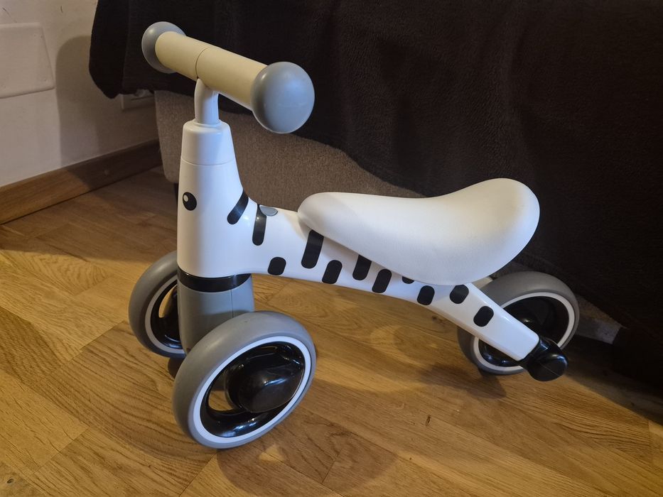 Tricicleta fara pedale, Zebra