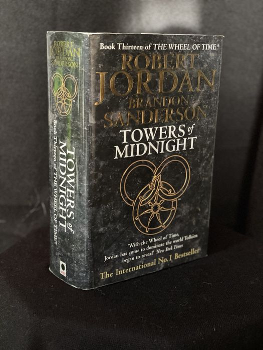 Robert Jordan and Brandon Sanderson - “The Wheel of time” 13