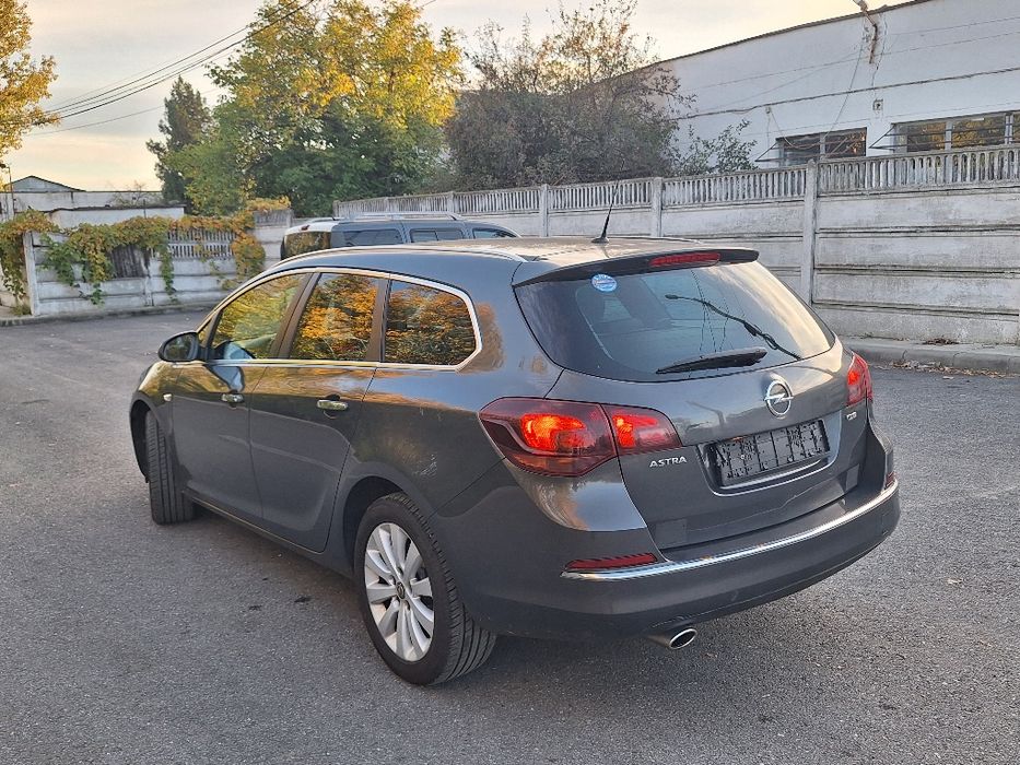 Opel astra j 2.0d automat 2013