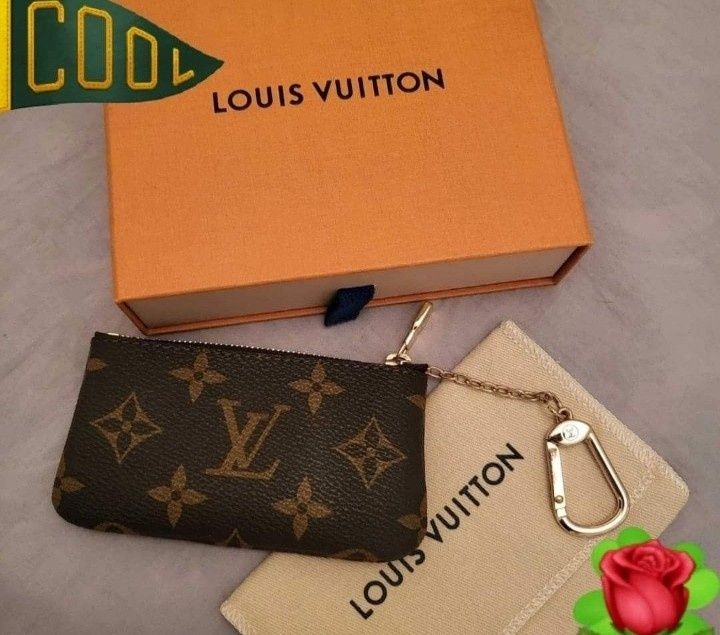 Portchei Louis Vuitton unisex, saculet, etichetă/France