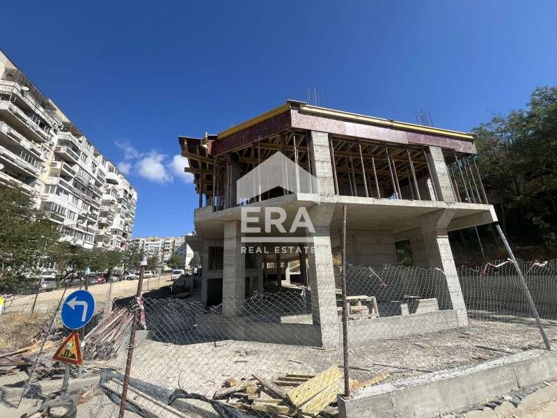 Тристаен ексклузивен апарамент за продажба, в новострояща се сграда, ж