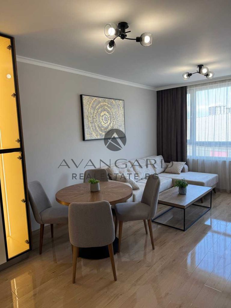 Продава се Двустаен апартамент в Пловдив, Център - 67 кв.м за 2359 €/кв.м - Снимка #2