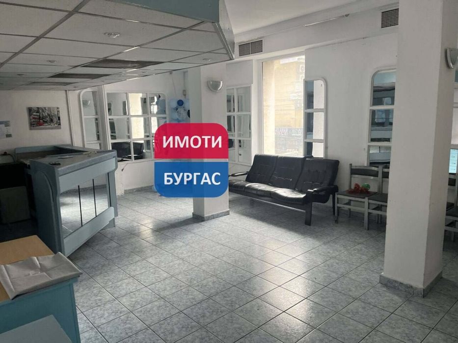 Дава под наем ресторант в  гр. Бургас - Център 90m²