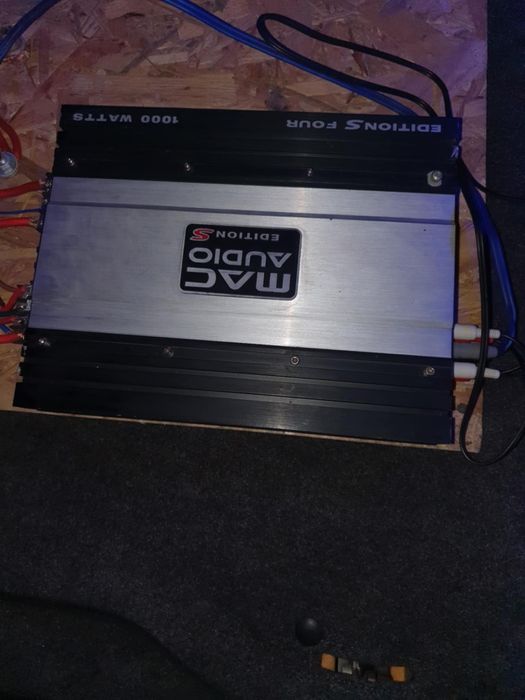 De vanzare amplificator auto 4 canale