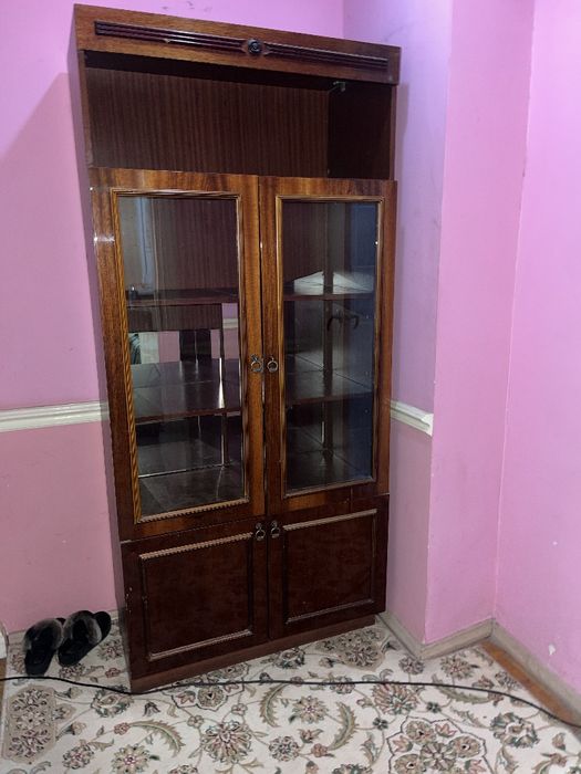 Продаётся шкаф и книжная полка