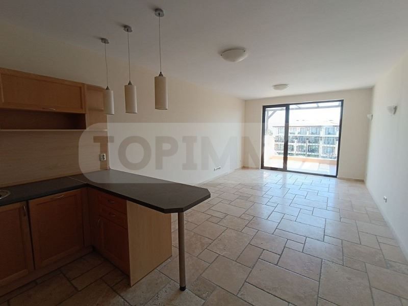 Продава се Двустаен апартамент в с. Топола, Област Добрич - 75 кв.м за 840 €/кв.м - Снимка #3