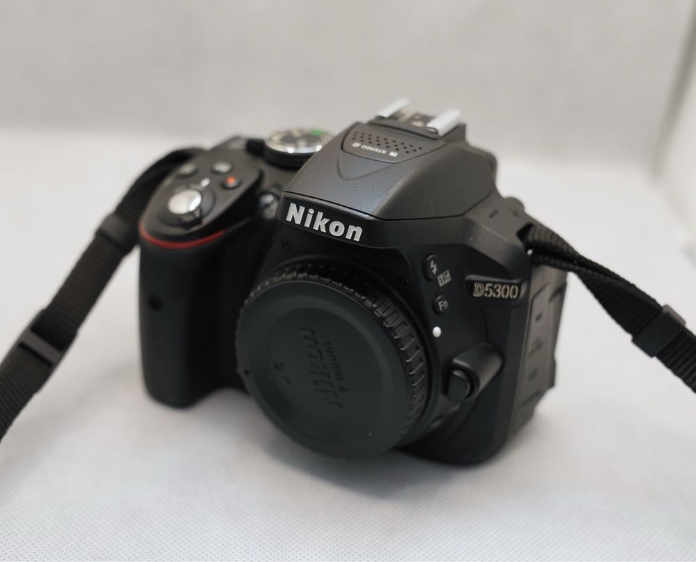 Nikon D5300 DSLR + accessories + gifts