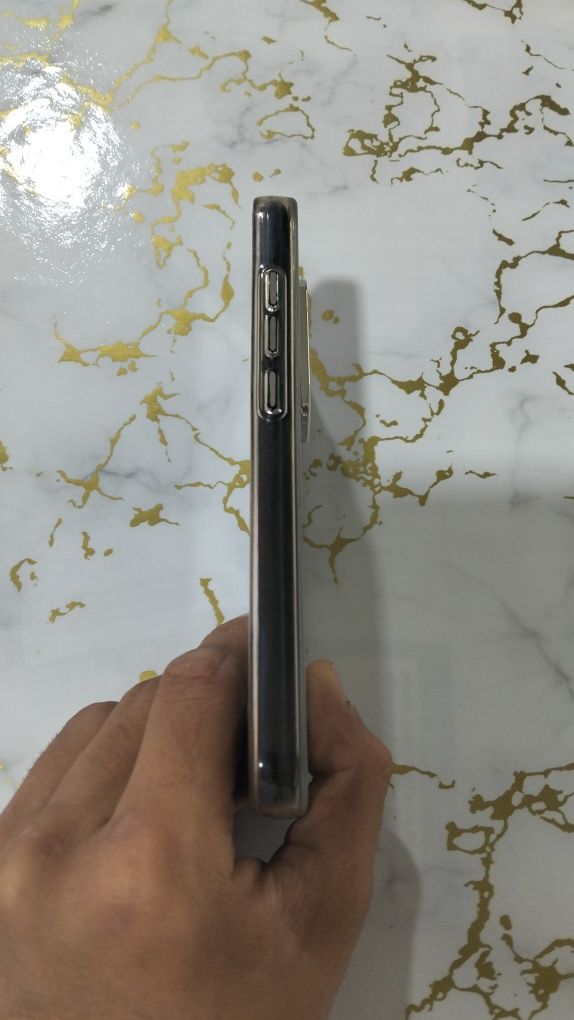 Redmi 8 srochna sotiladi 500 000 yana kelishamiza
