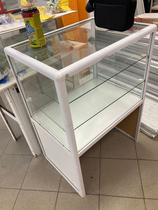 Стелажи и тумбочки