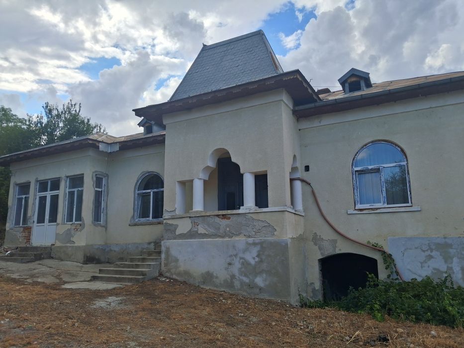 Vand casa Tuglui