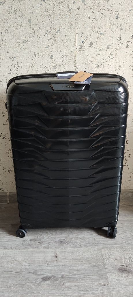 Продам чемодан Samsonite