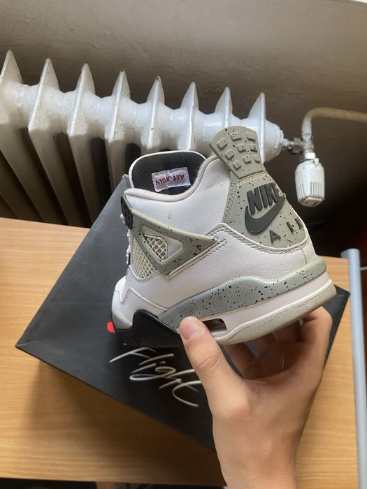 Jordan 4 Retro 2025