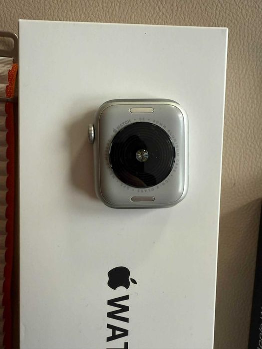 Apple Watch SE2 , 40 mm Смарт часовник