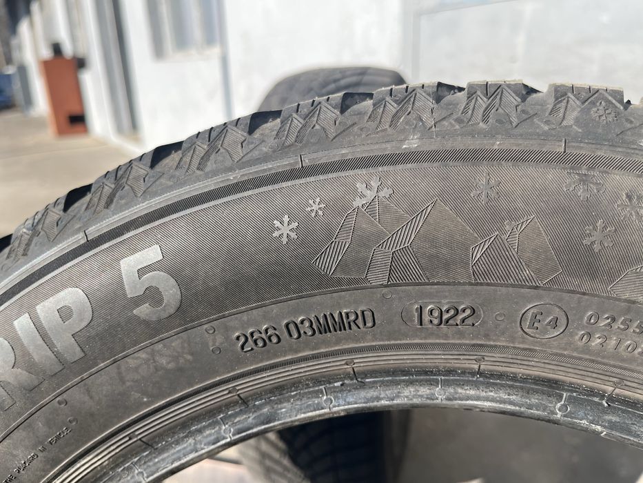 2 бр. зимни гуми 185/65/15 Semperit 6 mm DOT 1922