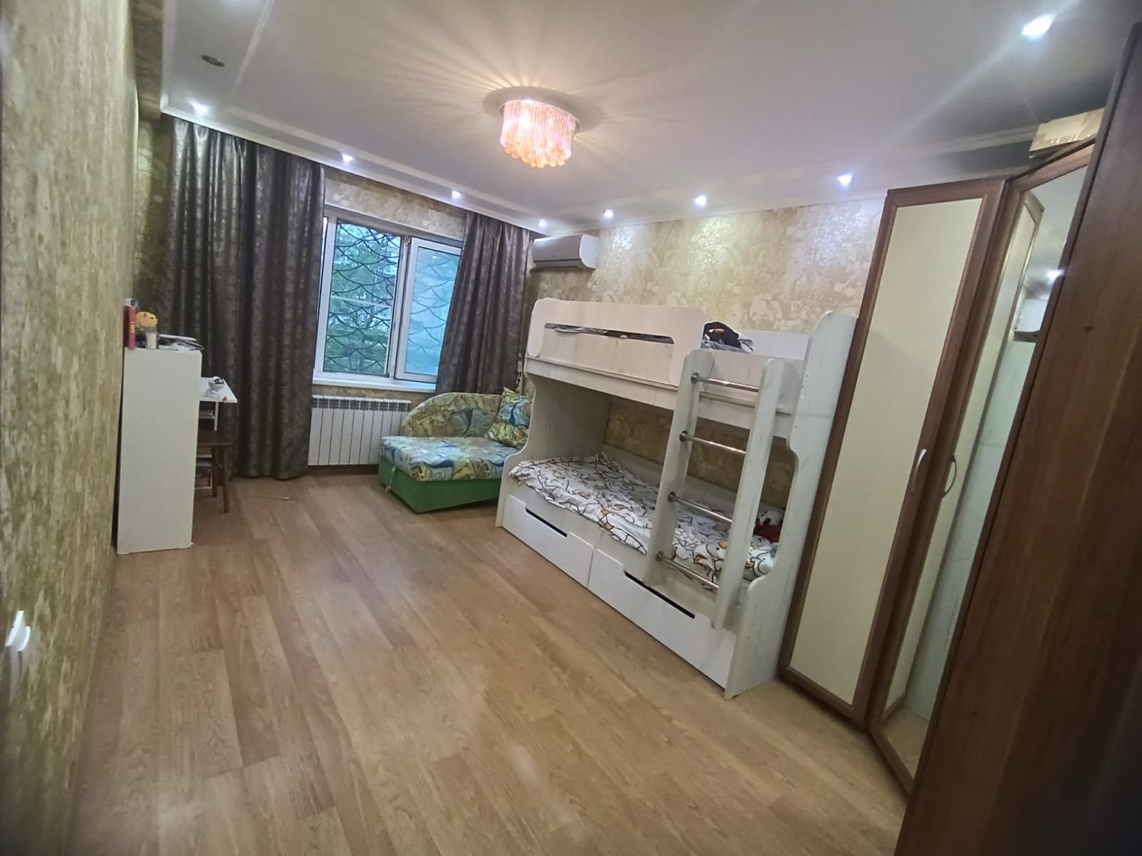 Продаётся 2 комн, район.Детсад