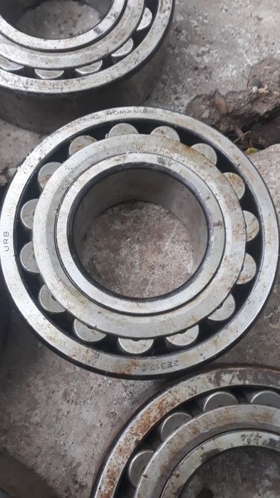 Rulmenți industriali noi