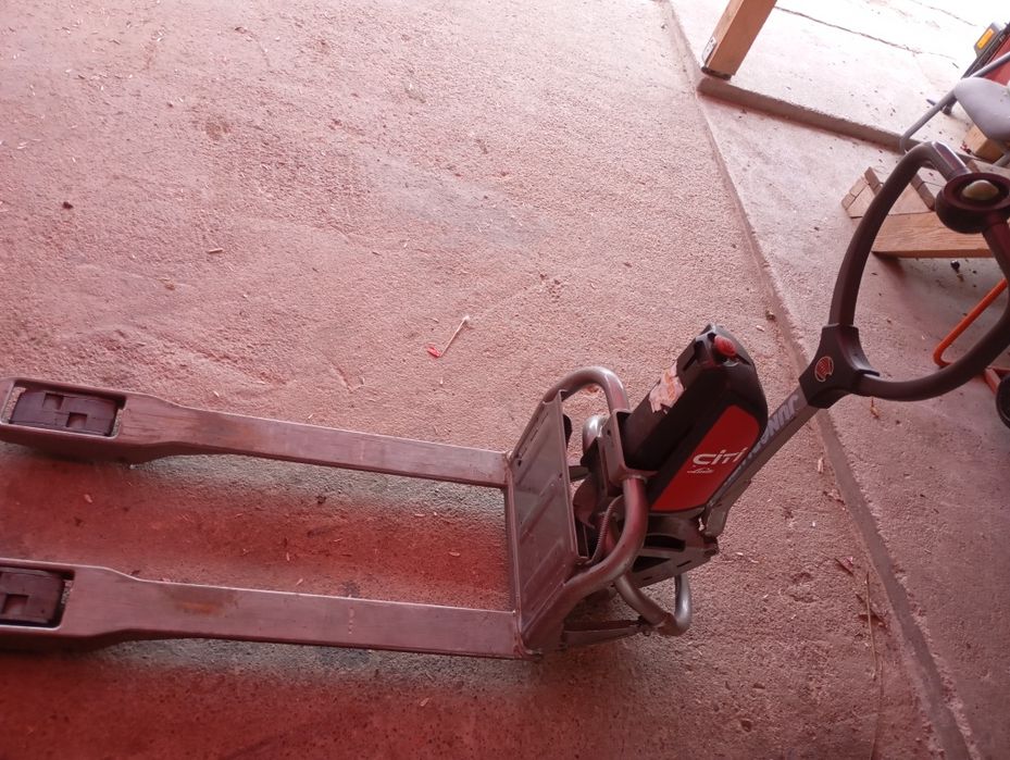 Transpaleti electrici