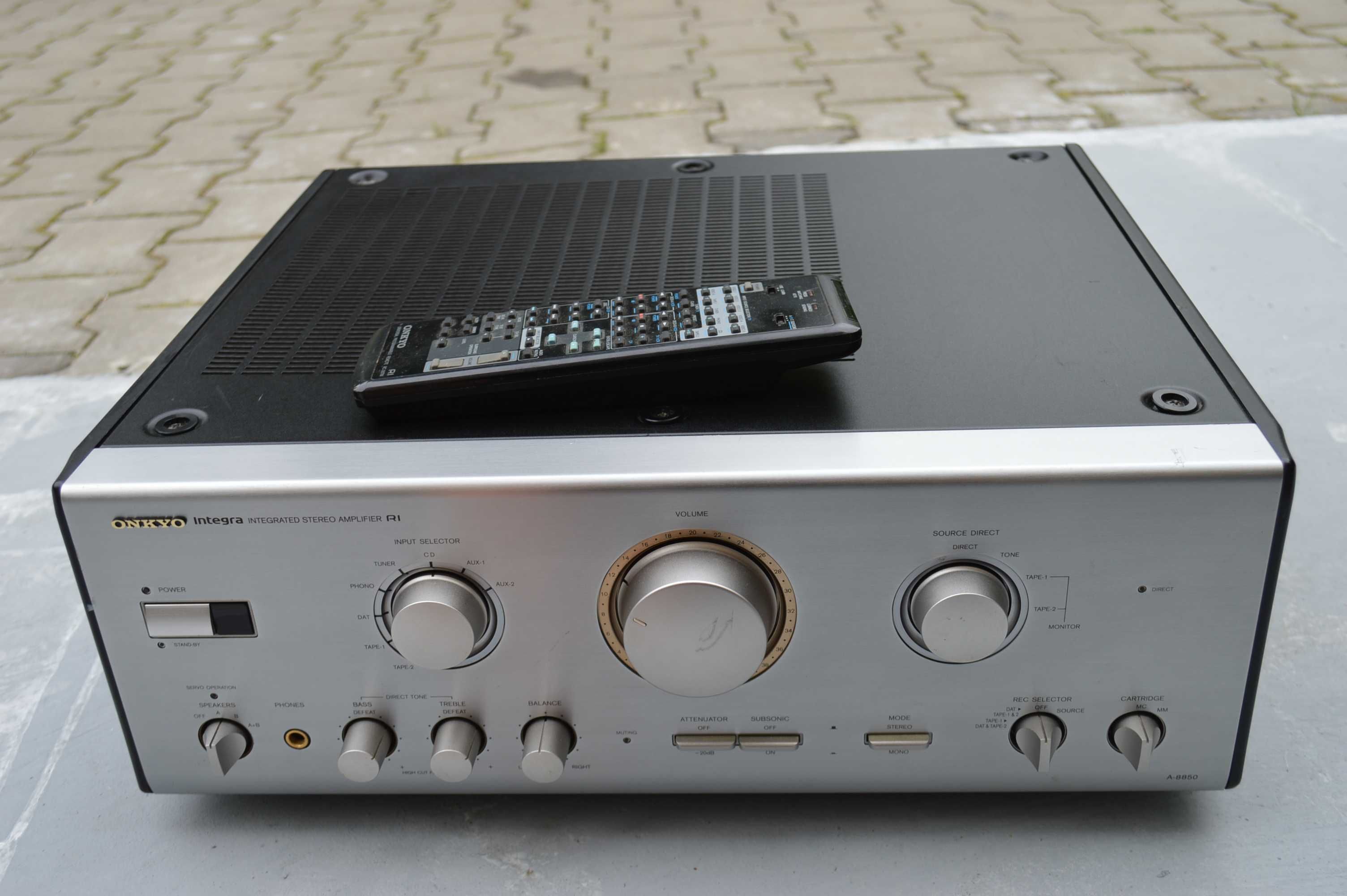 Amplificator Onkyo Integra A-8850 cu telecomanda