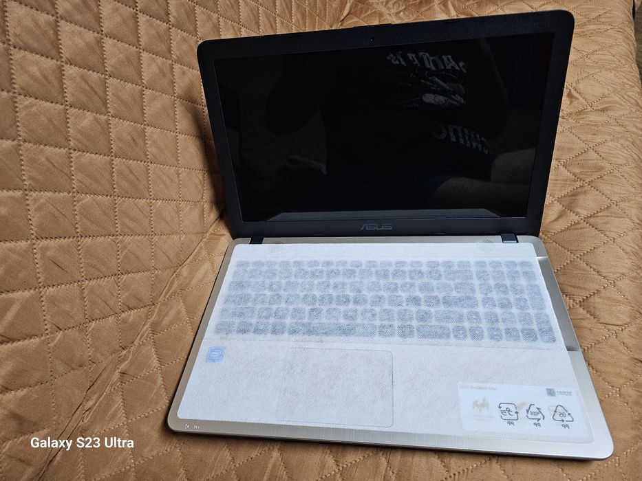 Vând Leptop Asus , Nou