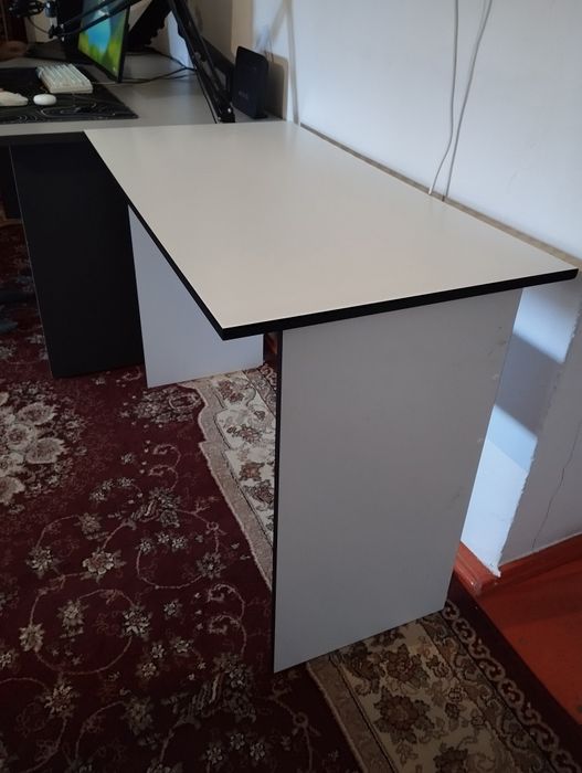 Белый стол 110х75
