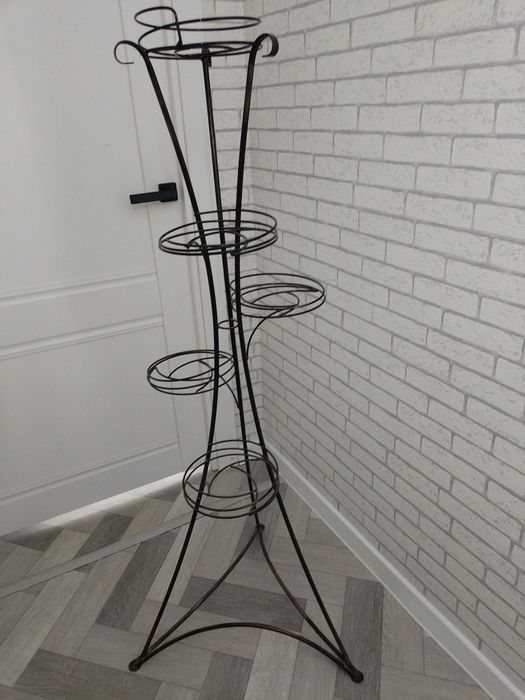 Срочно продам подставку для 
 цветов