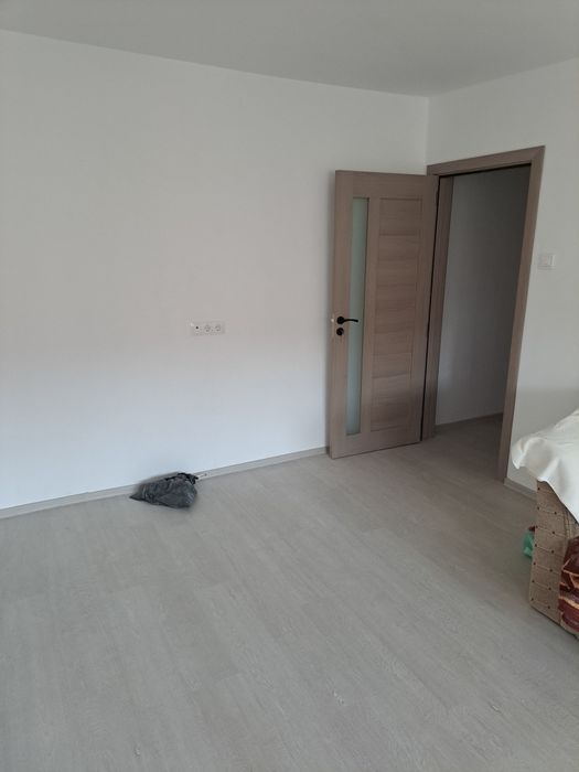 Montez uși apartament