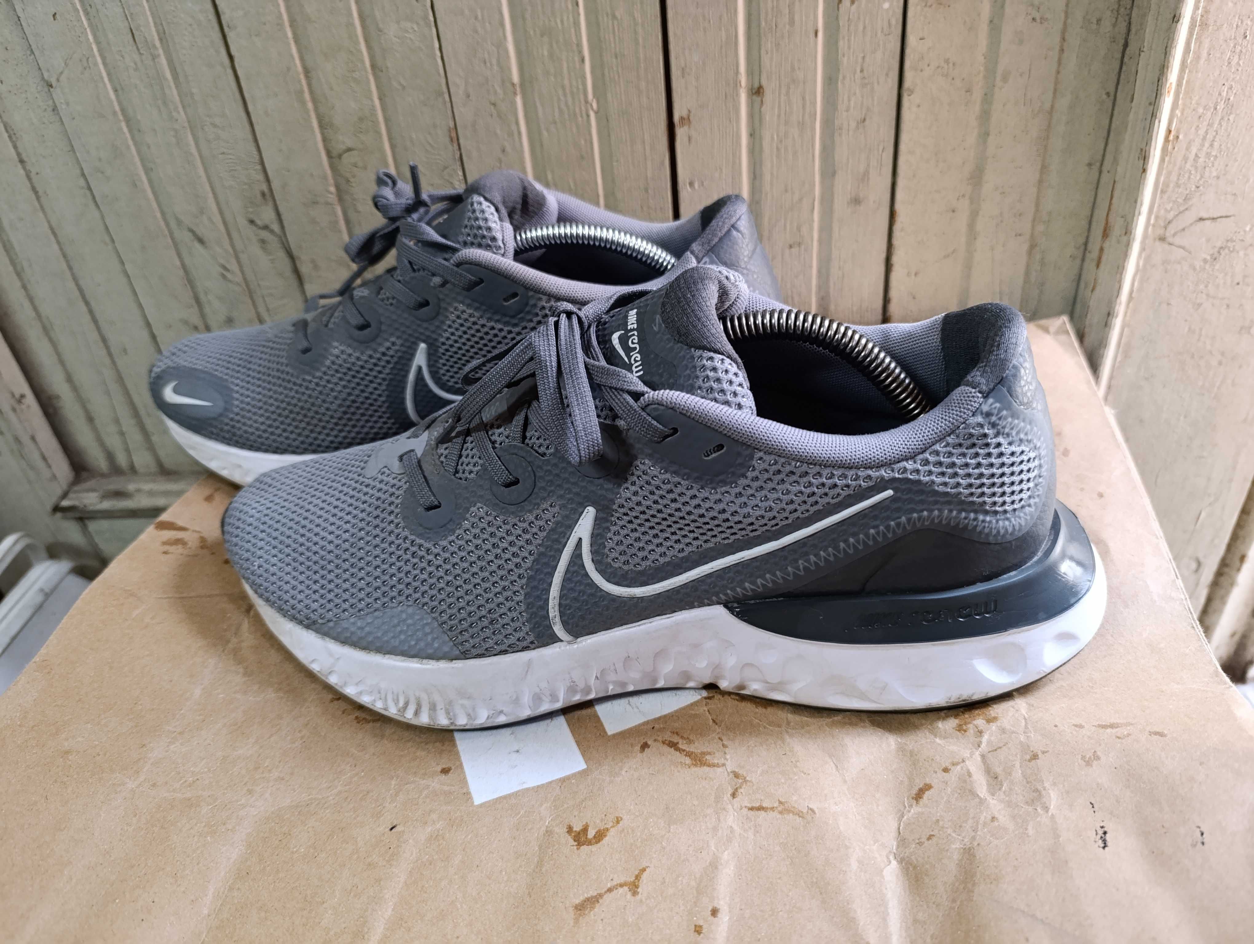''NIKE Renew Run Grey''оригинални маратонки 45.5 номер