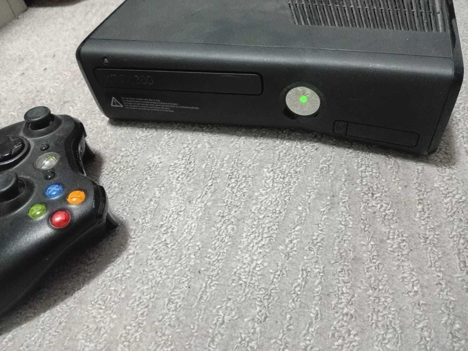 schimb xbox 360 s 250gb detasabil si jocuri