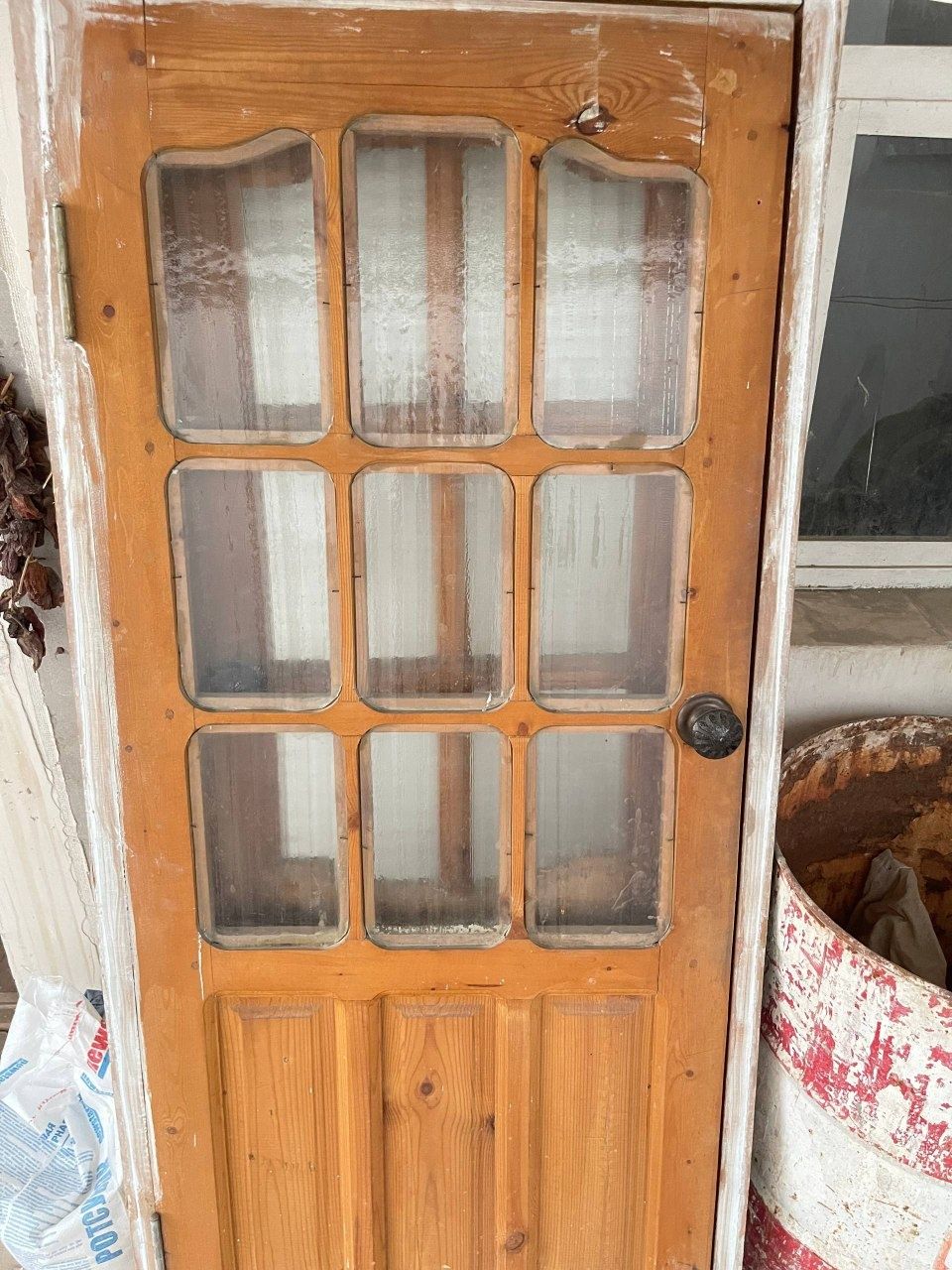 Eshik sotiladi 400 ming so'm qaytiladi 2dona bor