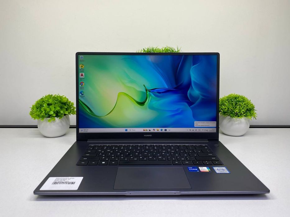 Huawei core i5-11  Ram 8 gb SSD 512 gb