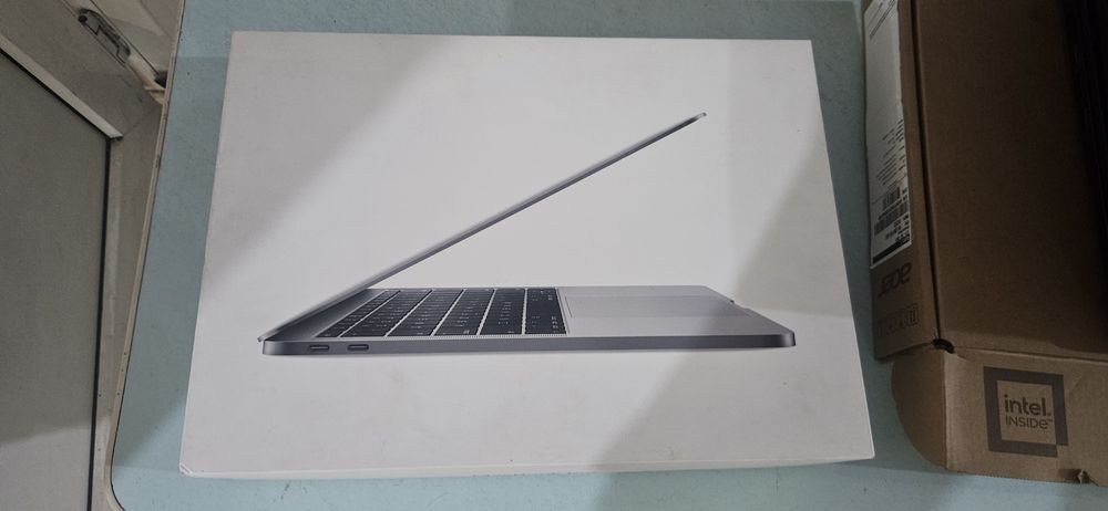 Продам MacBook PRO 2017 года, состояние идеальное Как новый