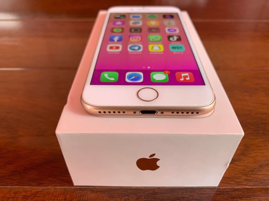 iPhone 8 Gold 64GB impecabil