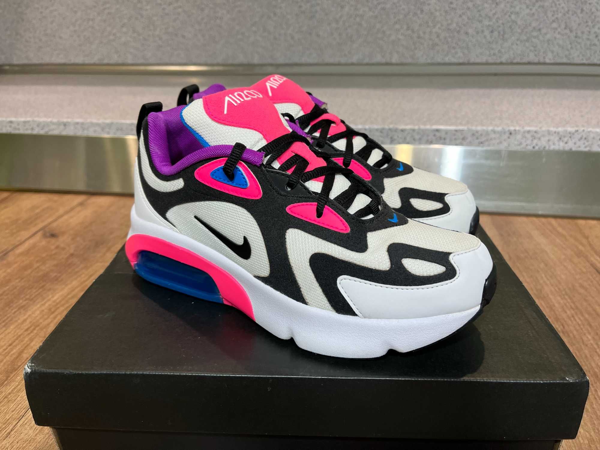 ОРИГИНАЛНИ *** Nike Air Max 200 White/Black/ Hyper Pink