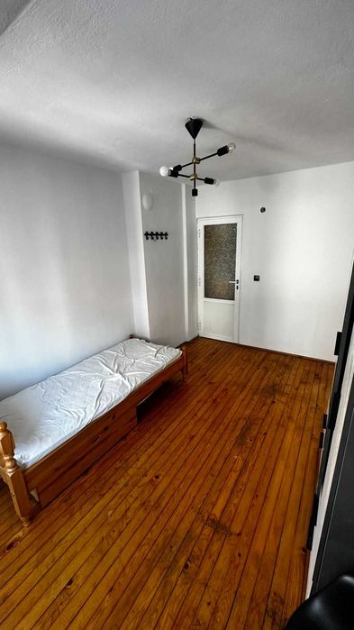 Тристаен апартамент в Центъра на Пазарджик + Паркомясто