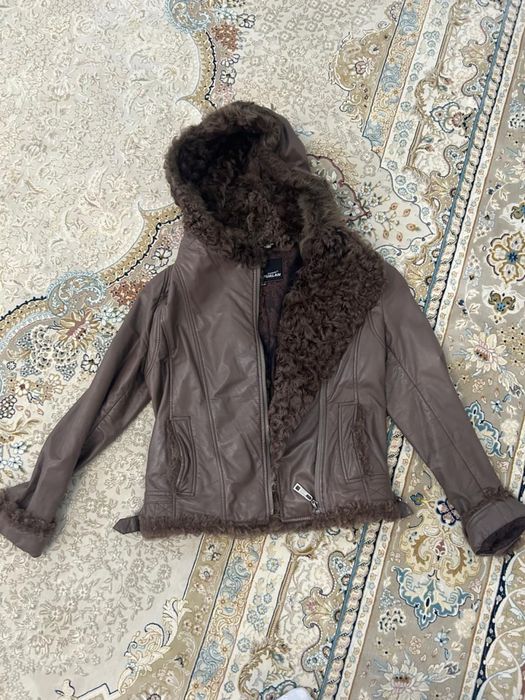 Продам кожанную верхнею одежду