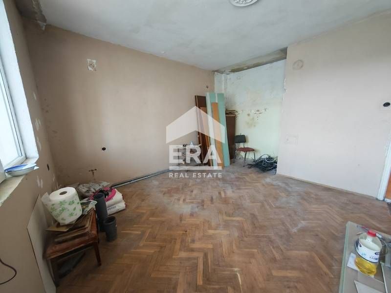 Продава се Четиристаен апартамент в Силистра, Център - 115 кв.м за 645 €/кв.м - Снимка #4